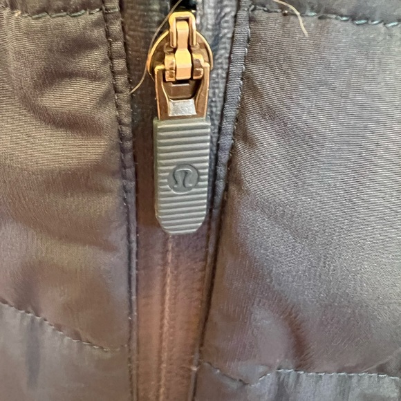 Lululemon down for it all jacket size 12 dark teal color - Picture 6 of 6